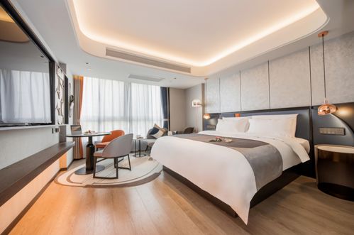 商旅需求激增引發(fā)經(jīng)濟(jì)型酒店漲價(jià)潮，北京熱門地段住宿餐飲服務(wù)承壓